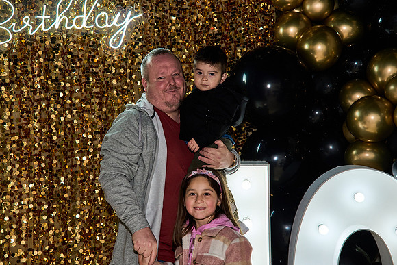 A7405618small