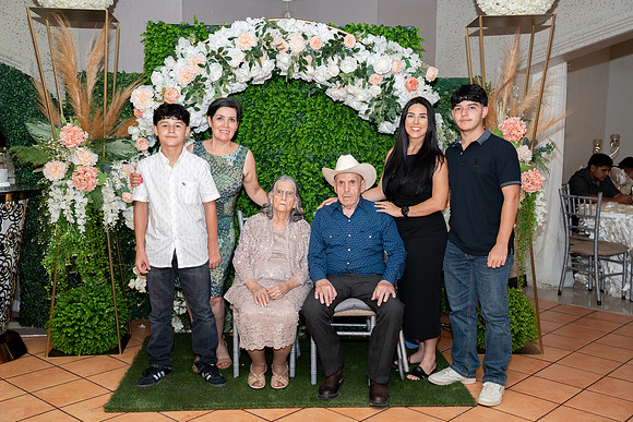 Small_-7402015
