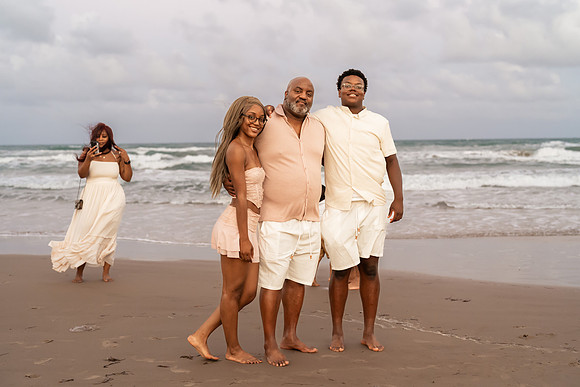 family-7406711