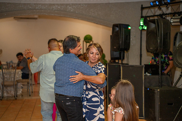 Large_-7402201