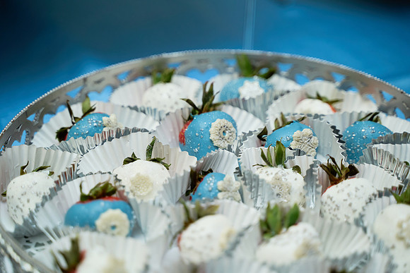 1A7305694 full size